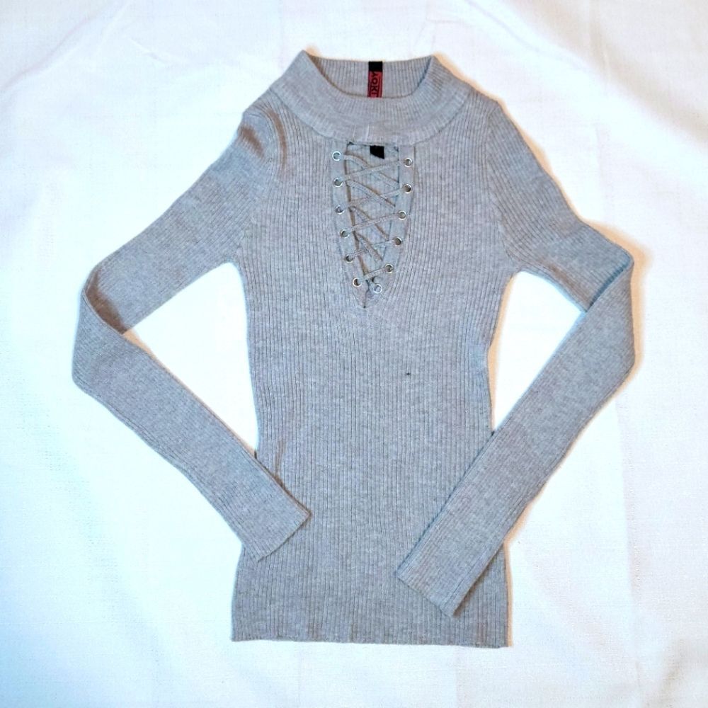 Yoki Gray Ribbed Lace Up Chest Mock Neck Long Sleeve Sweater Size Small